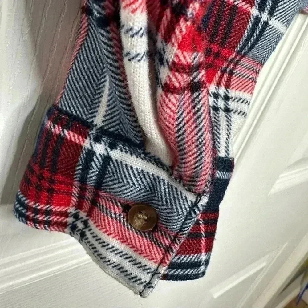 Ardene Button-Up Shirt Plaid white, Red, & Black Size Large - Picture 14 of 16